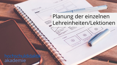 Nachdem Sie nun Ihre Semesterplanung erstellt haben, stehen die einzelnen Lehreinheiten an. Wie möchten Sie diese strukturieren und methodisch gestalten? In diesem Modul lernen Sie, Lehreinheiten systematisch zu strukturieren und methodisch zu gestalten.